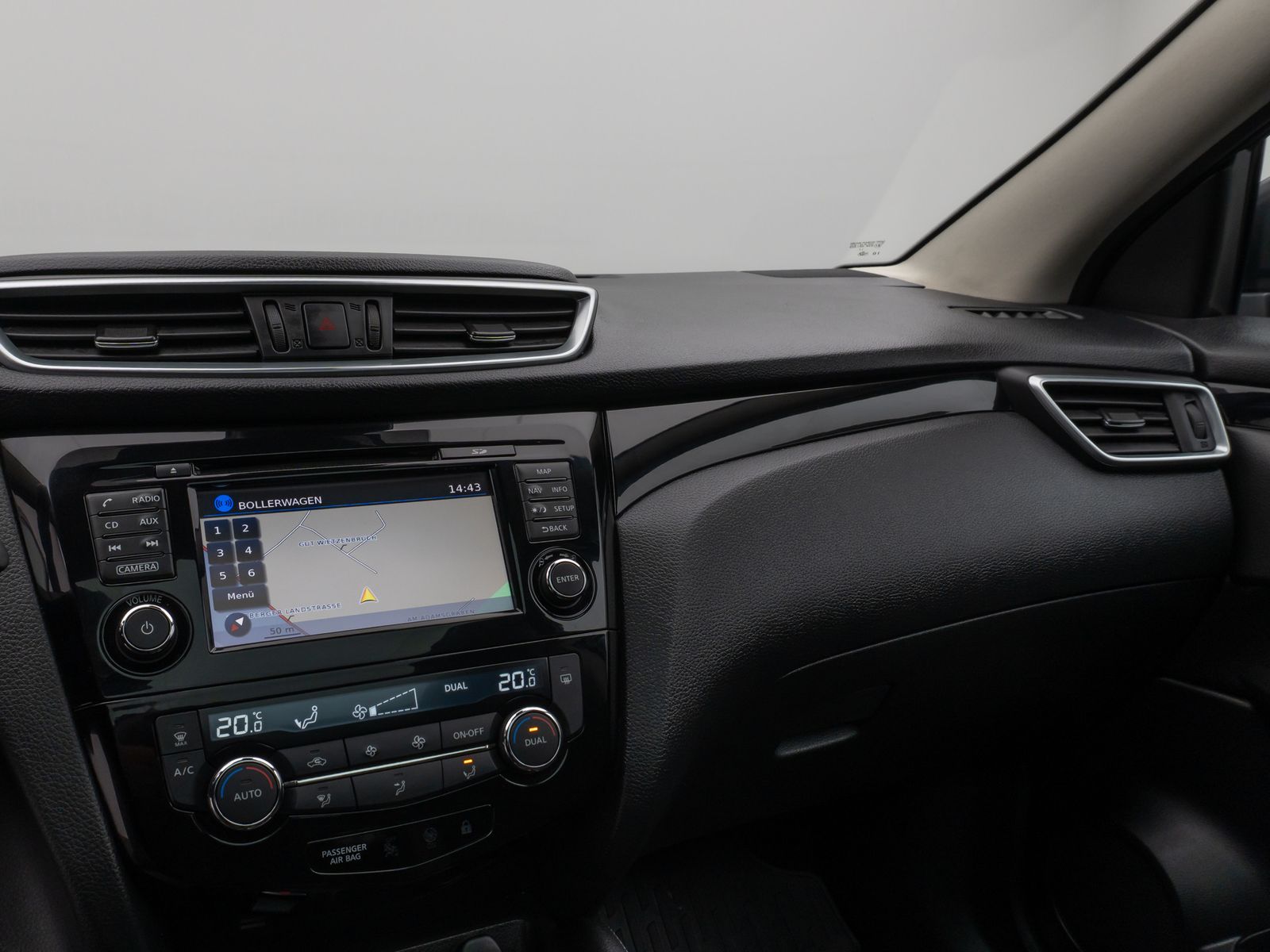 Fahrzeugabbildung Nissan Qashqai Acenta Panorama Kamera DAB Navi Xenon