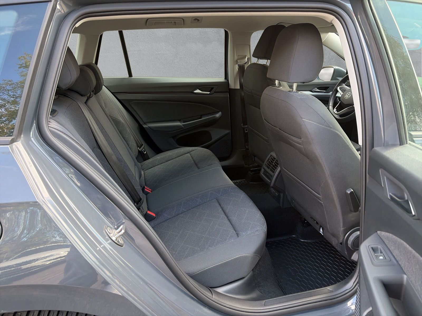 Fahrzeugabbildung Volkswagen Golf Variant 2.0 TDI Life AHK ACC AppConnect