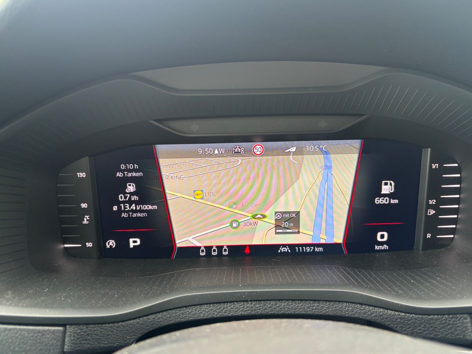 Fahrzeugabbildung SKODA Karoq Sportline 1.5 TSI Pano AHK