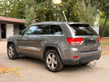 Jeep Grand Cherokee - 10
