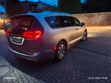 Chrysler Pacifica  - mit Hybrid-Antrieb: Schiebedach, Van