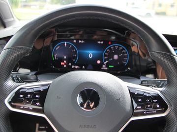 Volkswagen Golf VIII GTE KLIMA NAVI ALU
