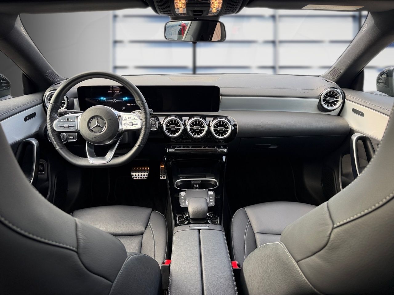 Fahrzeugabbildung Mercedes-Benz CLA 250 e SB AMG+NIGHT+PANO+STNDHZ+AMBIENTE+LED+