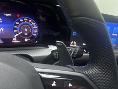VW Golf R Variant 4Motion 320 PS  IQ.Light