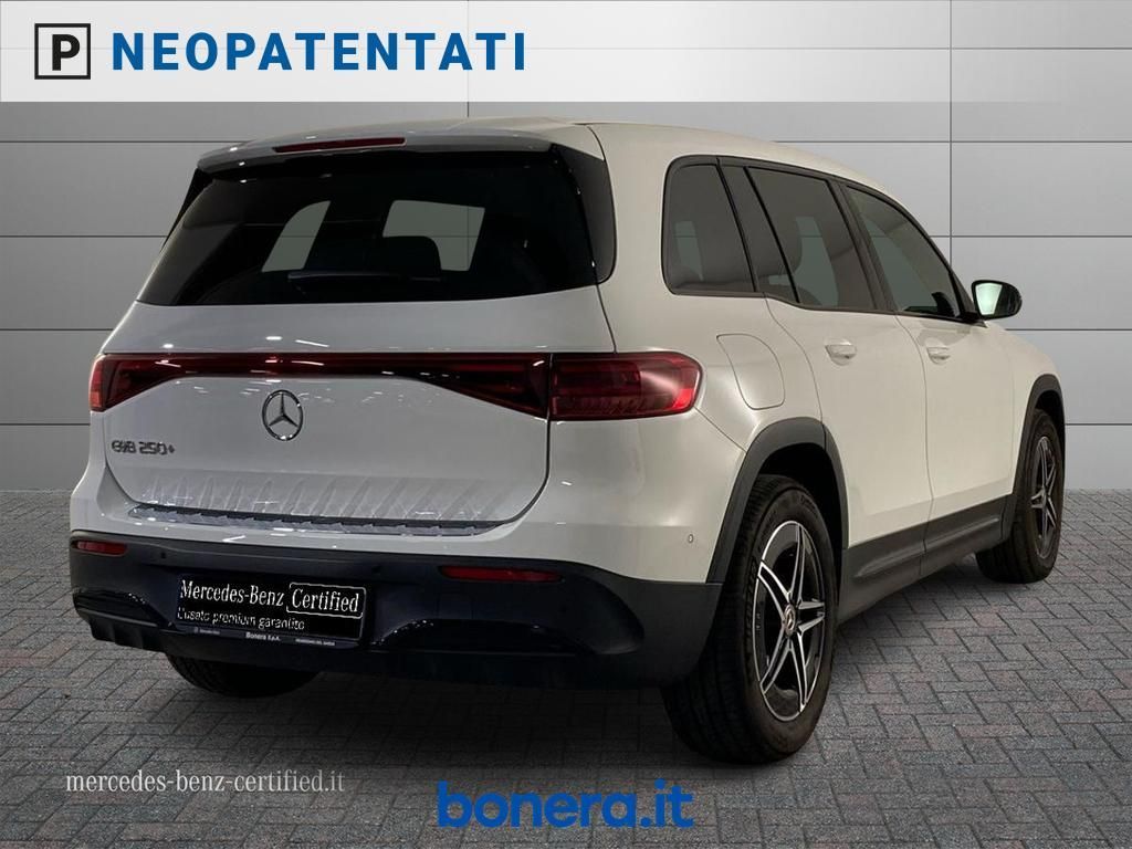 Other Mercedes EQB 250+ AMG Line Advanced imagem 3