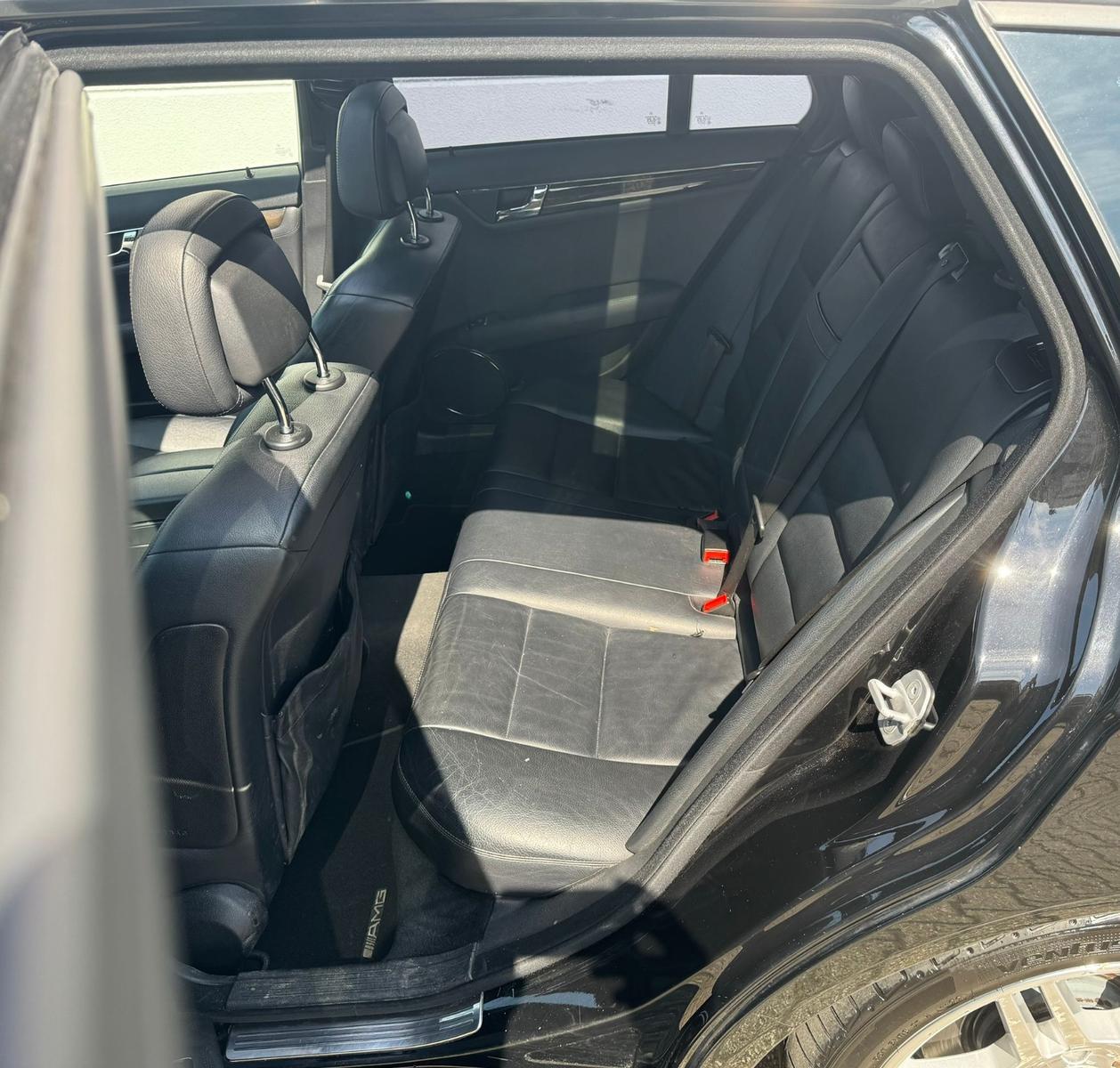 Mercedes-Benz C250 2010 — photo 21