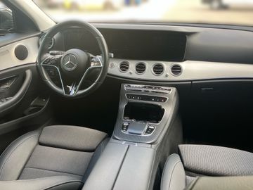 Mercedes E 220 - 7