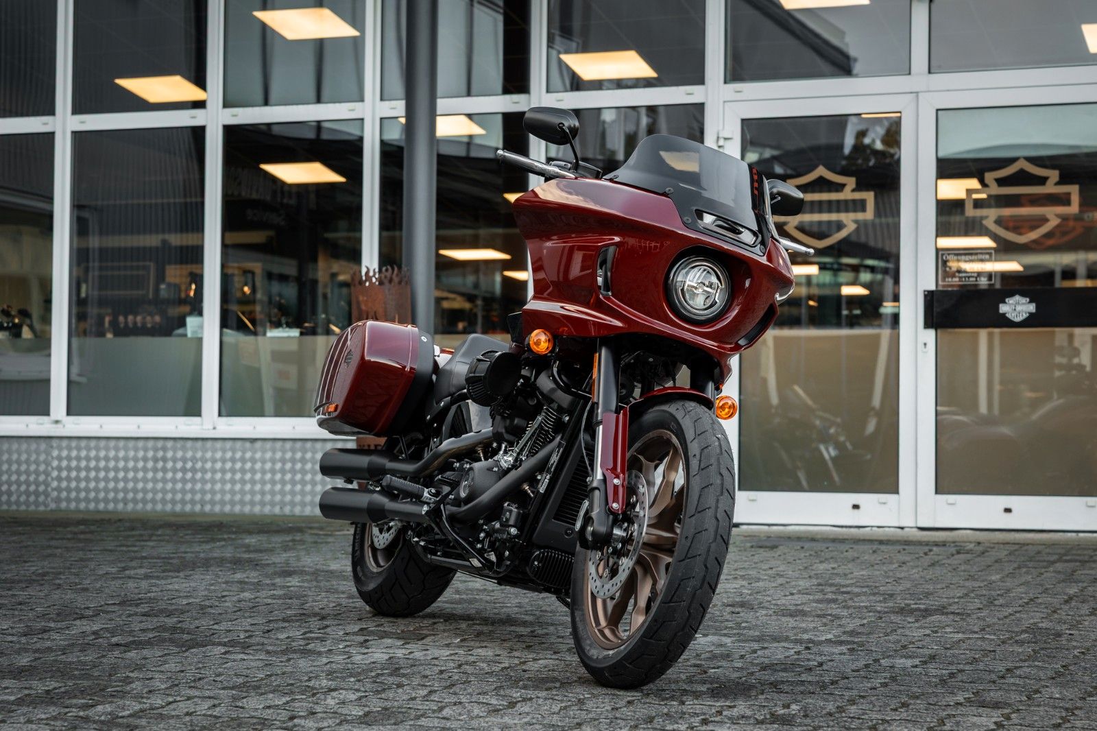 Fahrzeugabbildung Harley-Davidson FXLRST LOW RIDER ST 117 -SOFORT VERFÜGBAR