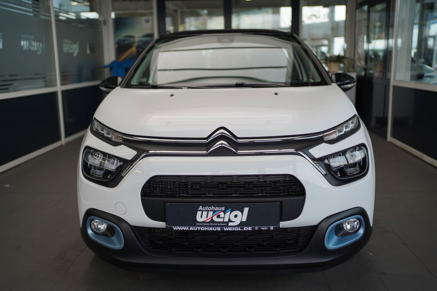 Fahrzeugabbildung Citroën C3 PureTech 110 EAT6 Elle Automatik Sitzheizung