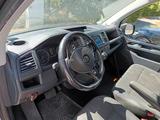 Volkswagen T6 Caravelle Langradstand - graue Volkswagen T6 Caravelle