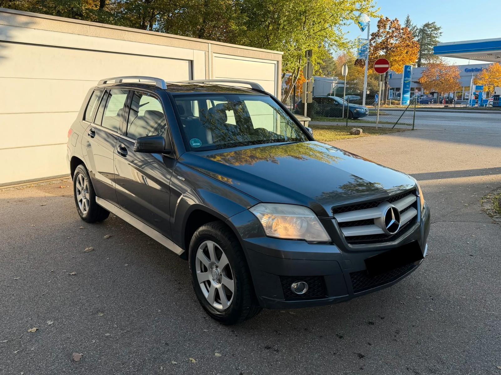 Mercedes-Benz GLK220 2009 — салон