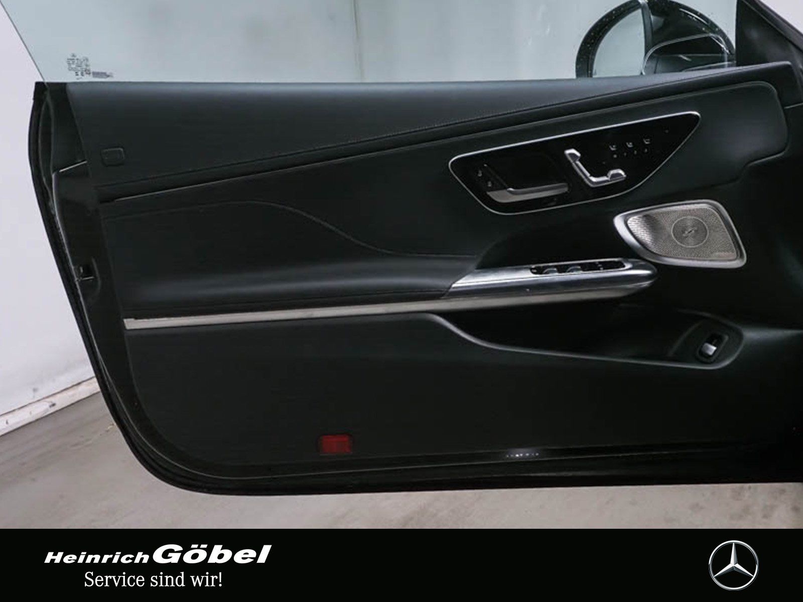 Fahrzeugabbildung Mercedes-Benz CLE 300 4M AMG+HUD+DIGITAL.L+BURMESTER+MASSAGE