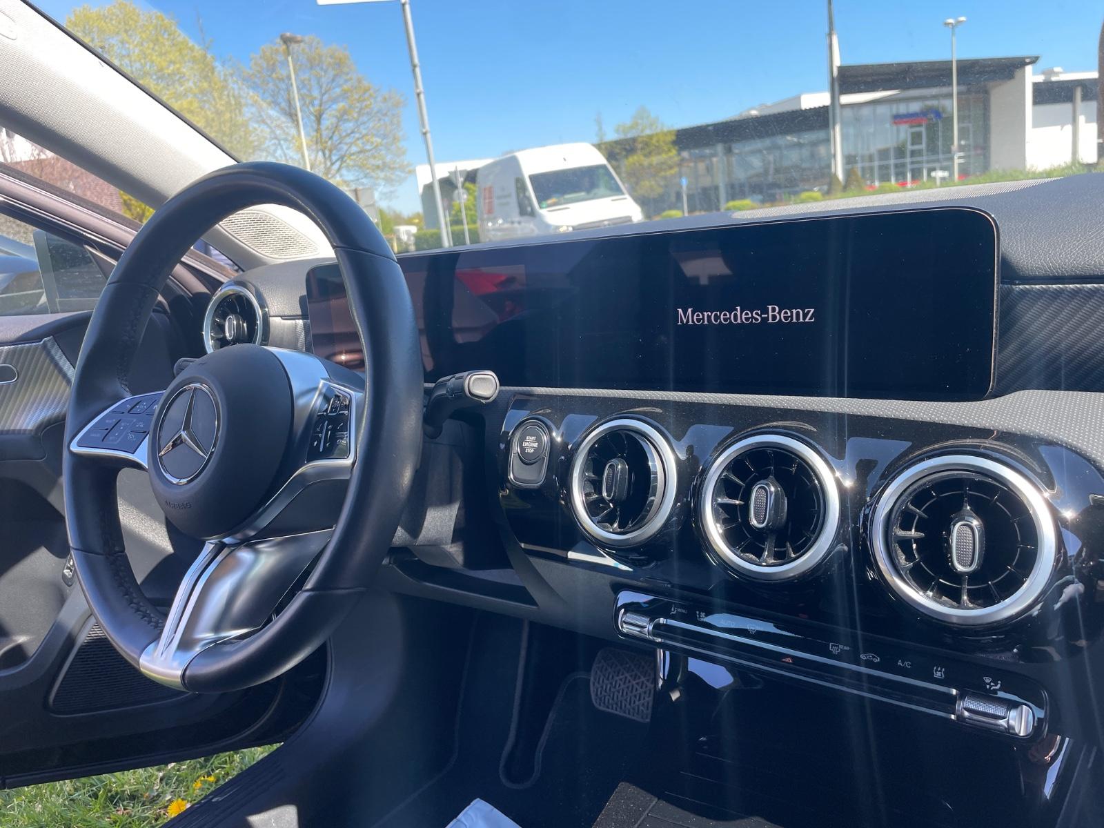 Mercedes-Benz A 250 e LED Tempomat