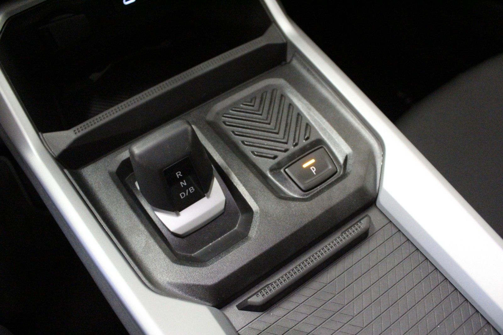 Fahrzeugabbildung Dacia Bigster hybrid 155 Journey Winter- & City-Paket