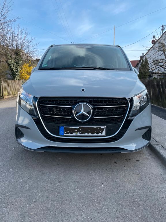 Mercedes-Benz V 220