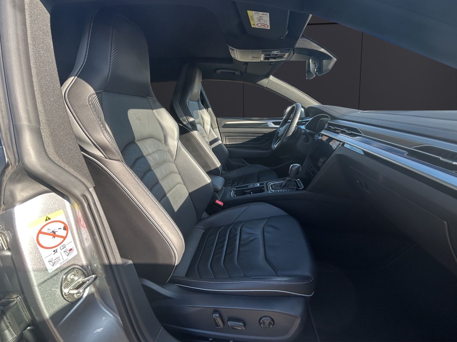 Fahrzeugabbildung Volkswagen Arteon SB R-Line 4M TSI DSG IQ.Light ACC AHK STH