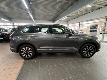 Volkswagen Touareg - 12