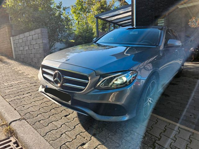MERCEDES-BENZ Mercedes E Klasse E220d Avantgarde Limousine