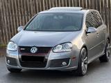 Volkswagen Golf 2.0 TFSI DSG GTI - Volkswagen Golf aus 2009: GTI