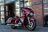 Harley-Davidson Touring FLHXS Street Glide 107 mit Jekill - HARLEY-DAVIDSON TOURING