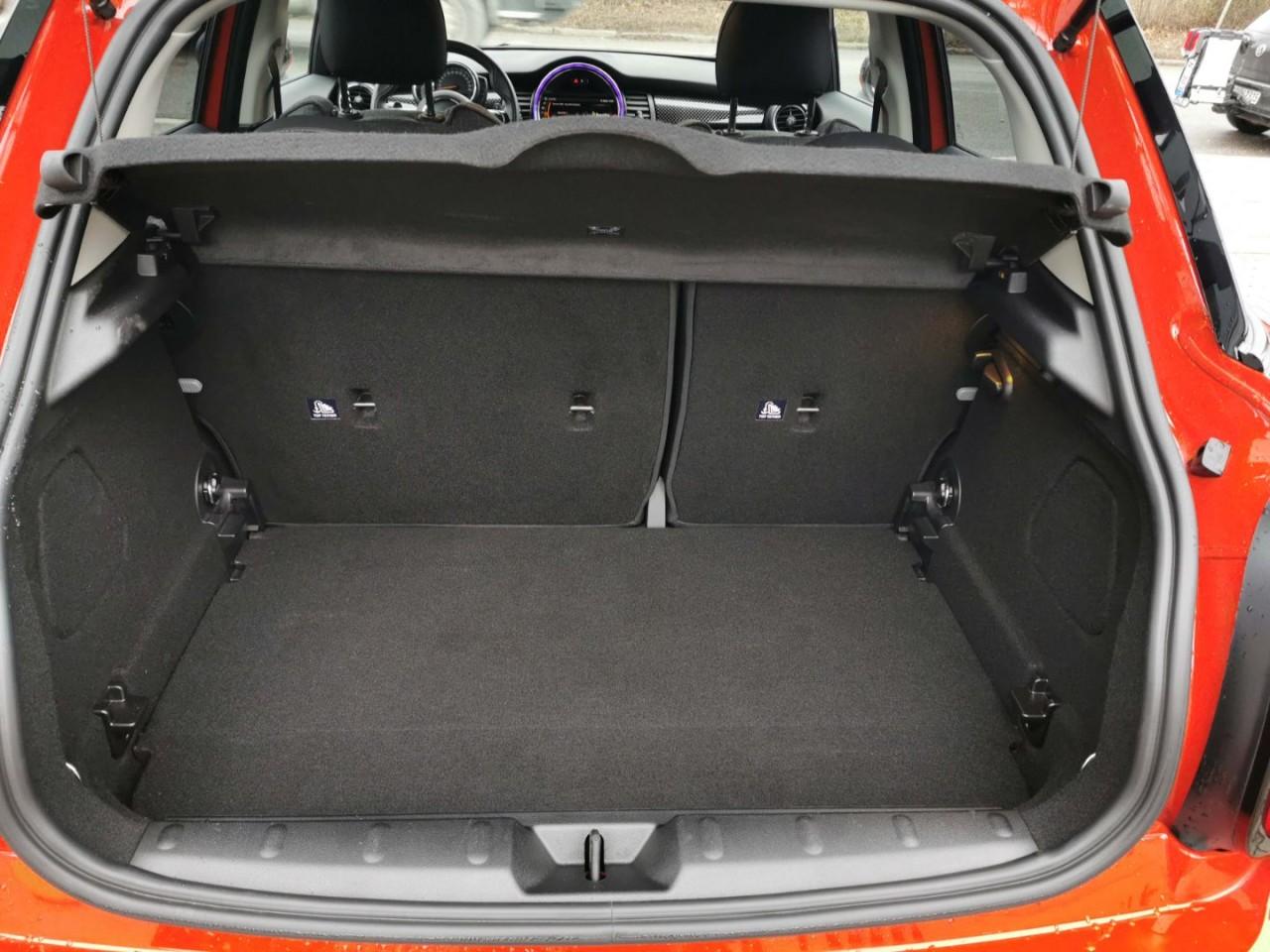MINI Cooper S Steptr. 5tür LED NAV PDC HarmanKar