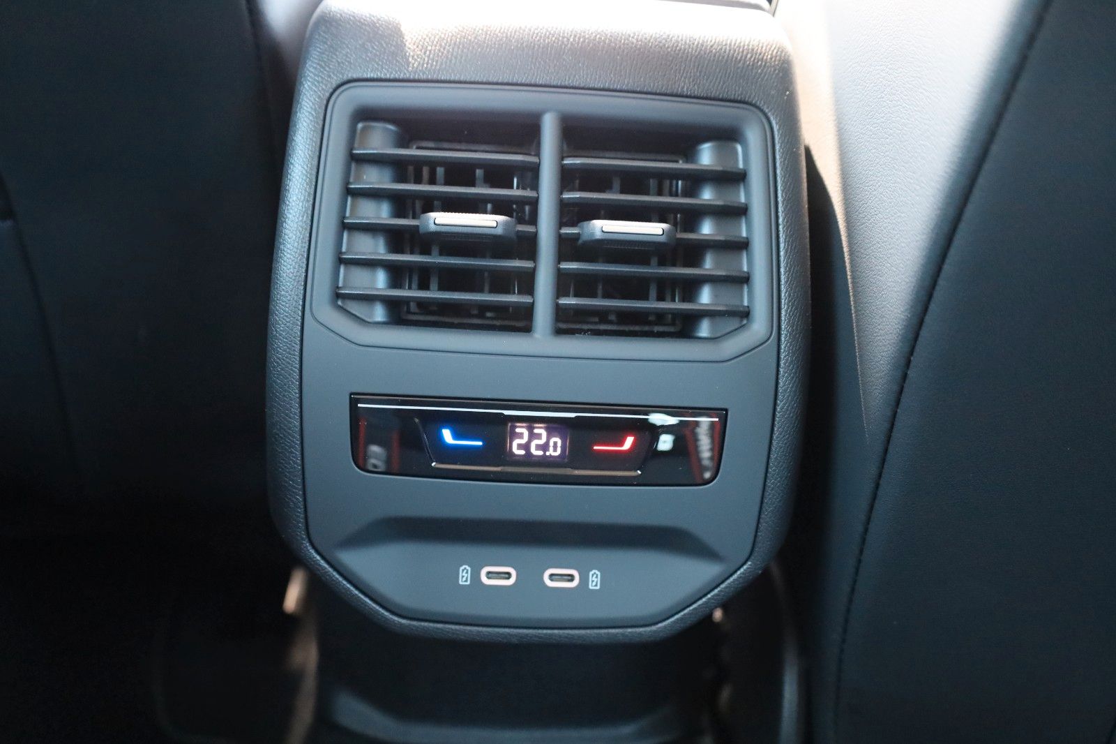 Fahrzeugabbildung SEAT Leon Sportstourer 1,5 eTSI  FR DSG