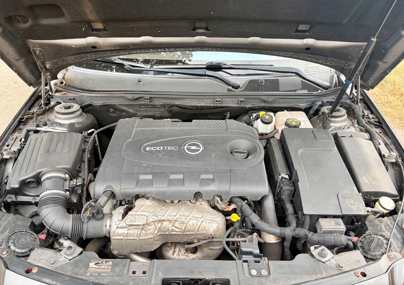 Opel Insignia 2012 — engine 160 HP (118kW)