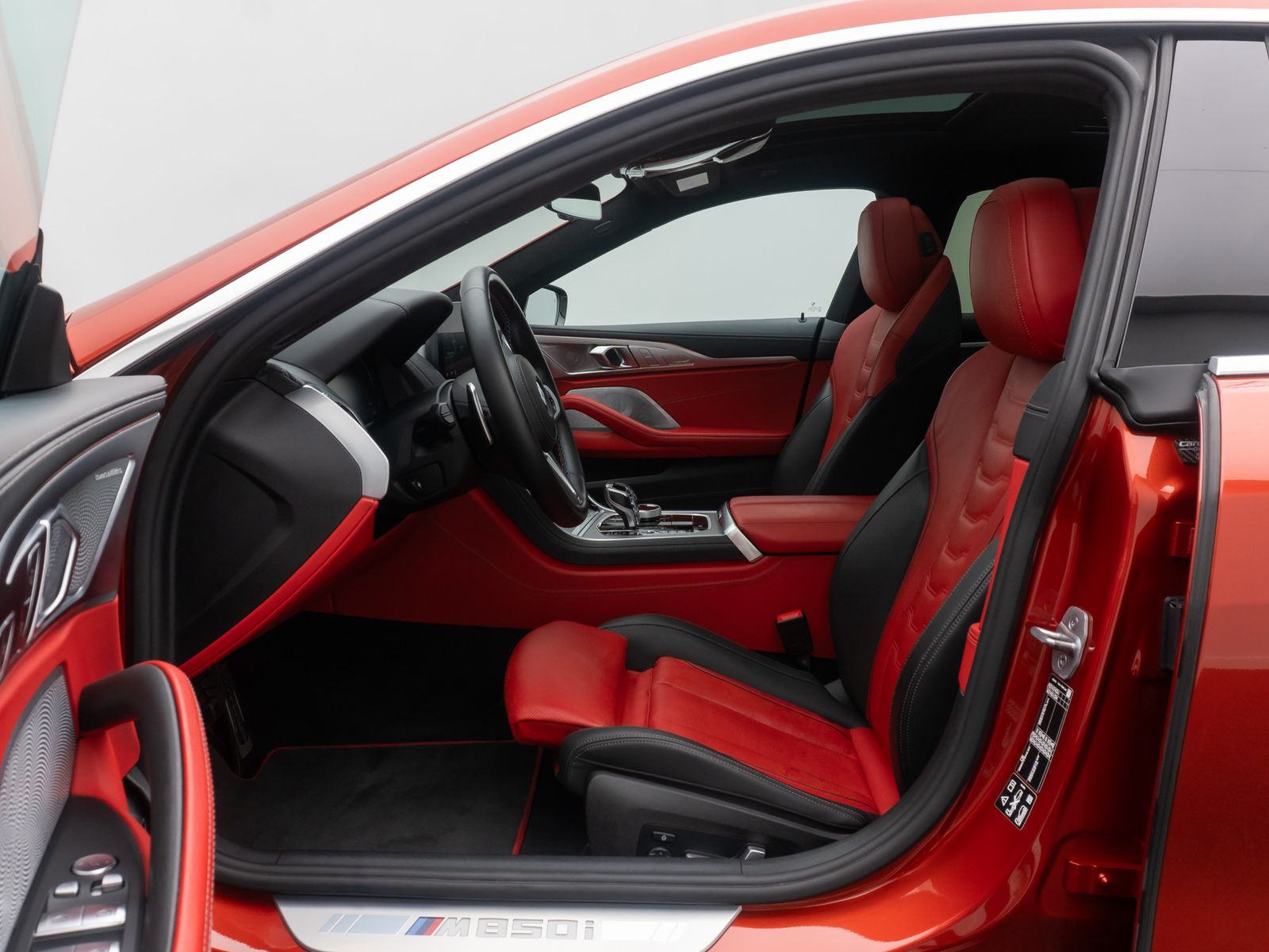 Fahrzeugabbildung BMW M850i xD Gran Coup&eacute; Panorama Individual B&W Voll