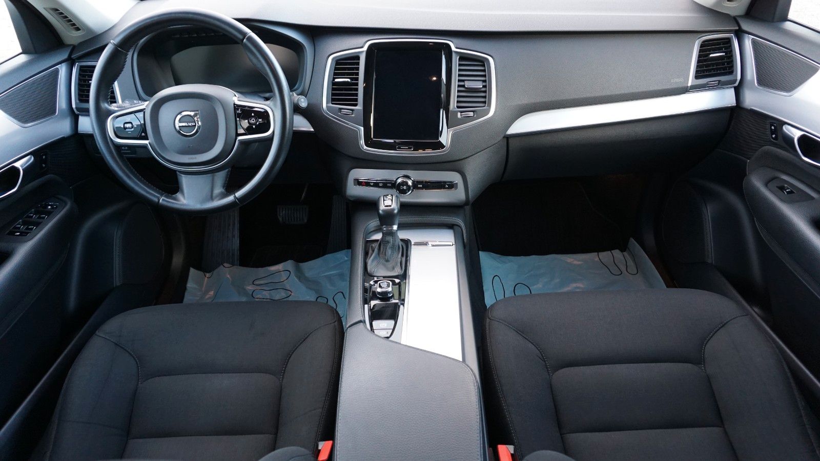 Fahrzeugabbildung Volvo XC90 Momentum AWD, Kamera, Navi, LED