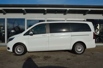 Mercedes V 220 - 2