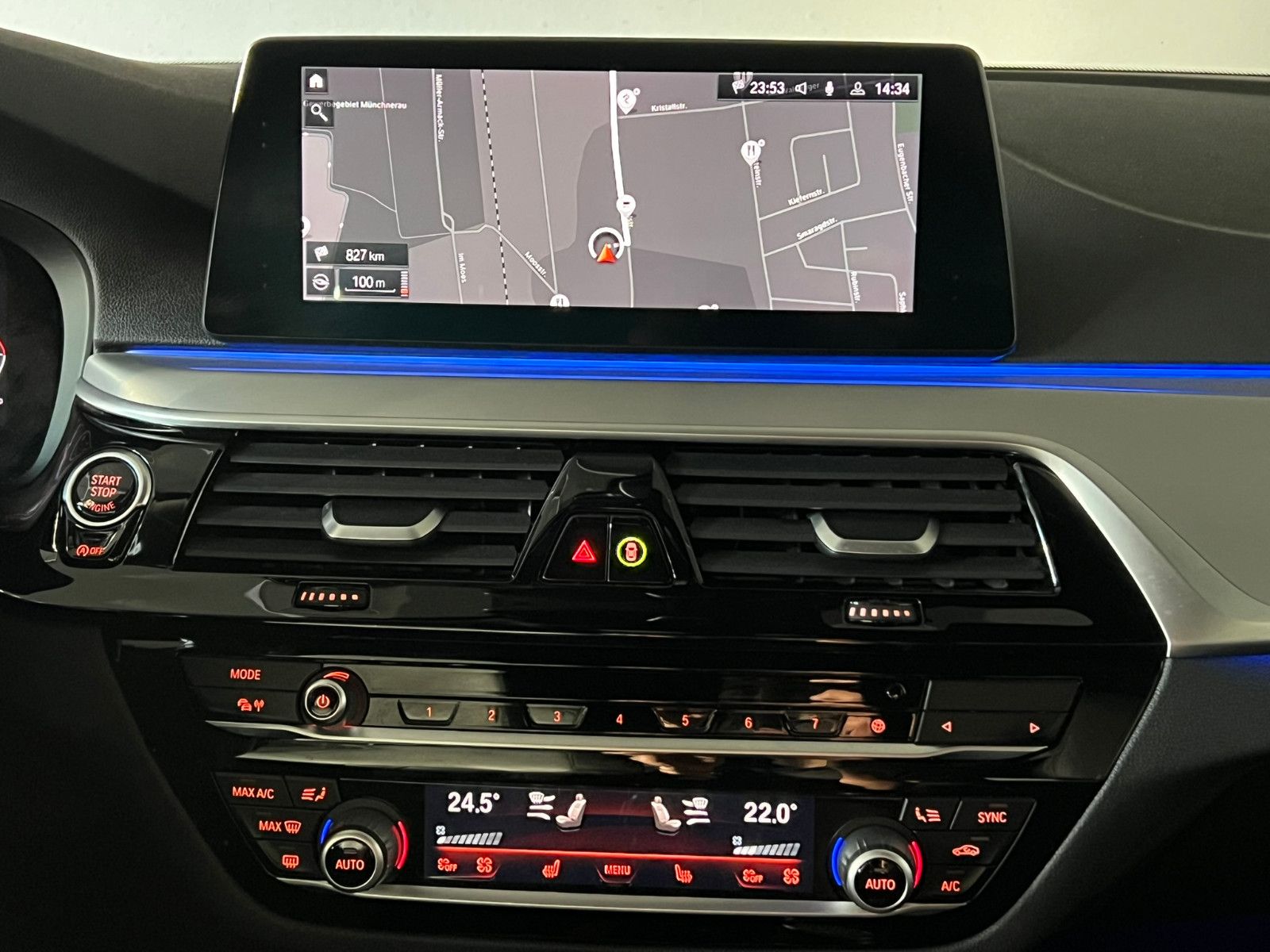 Fahrzeugabbildung BMW M550 d xDrive/LASER/ACC/DAB/H&K/DRIV. ASS. PLUS