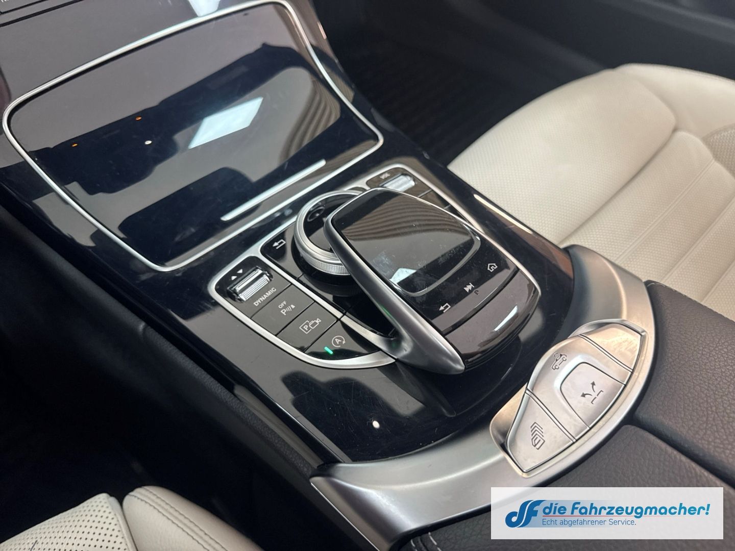 Fahrzeugabbildung Mercedes-Benz C 200 Cabrio 4Matic Sportpaket AMG LED Leder Mem