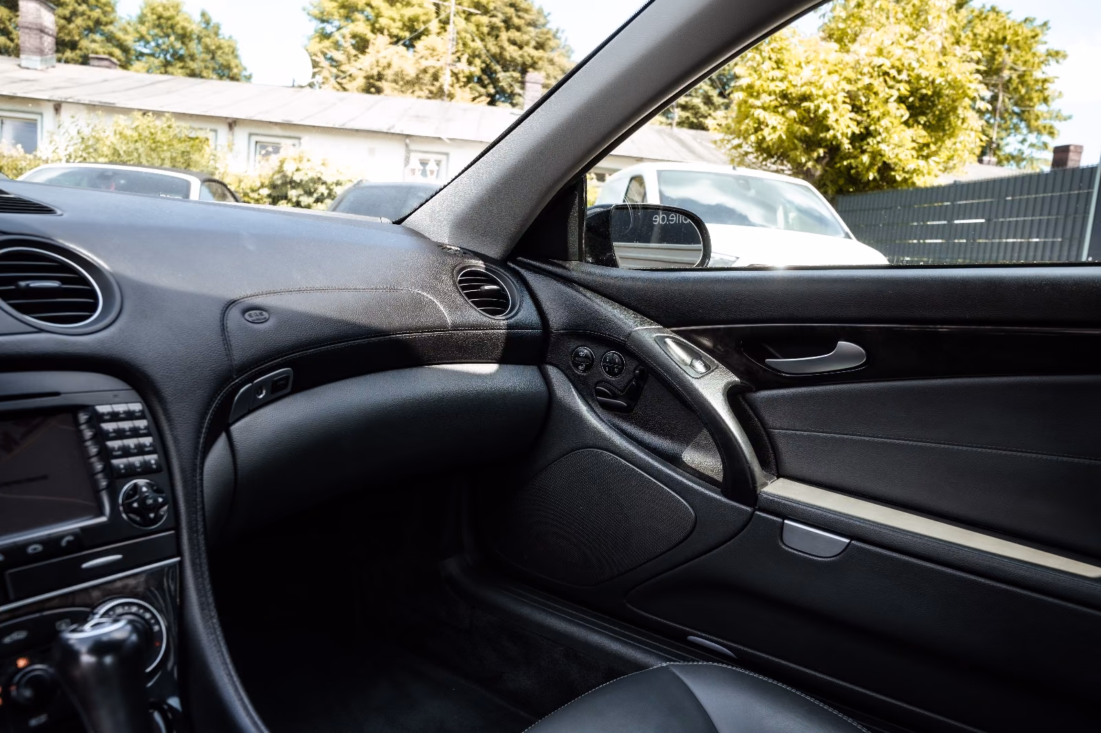 Mercedes-Benz SL 350 3.7 V6 245 ch BVA / Cuir / Bi-Xénon / Sièges chauffants / Jantes 20" AMG