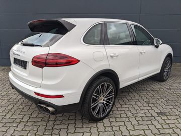 Porsche Cayenne - 5