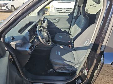 Bild 9 Ford Tourneo Courier Active Navi Leder ACC Apple CarP