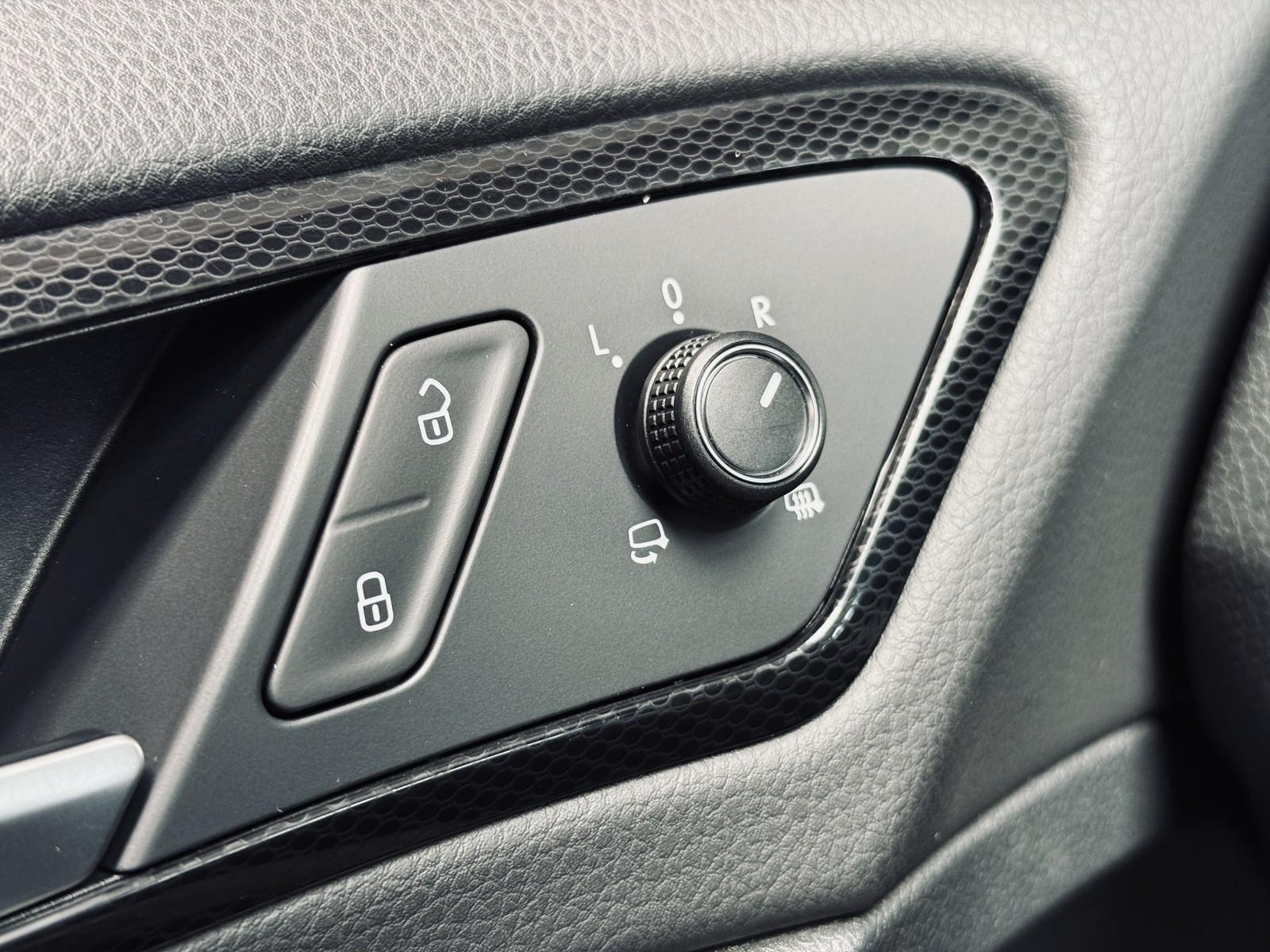 Volkswagen Golf Variant Highline Automatik |AHK|NAVI|KAMER|