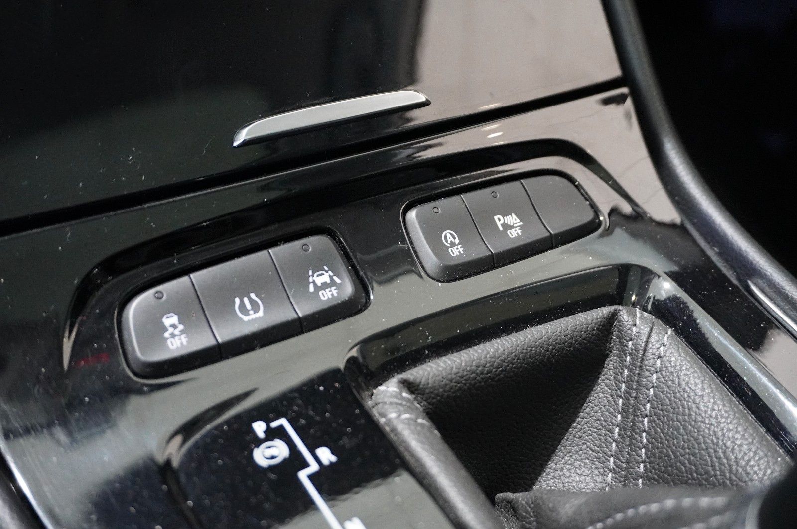 Fahrzeugabbildung Opel Grandland (X) 1.5D  EDIT. NAVI/LED/KAMERA/SH/AHK
