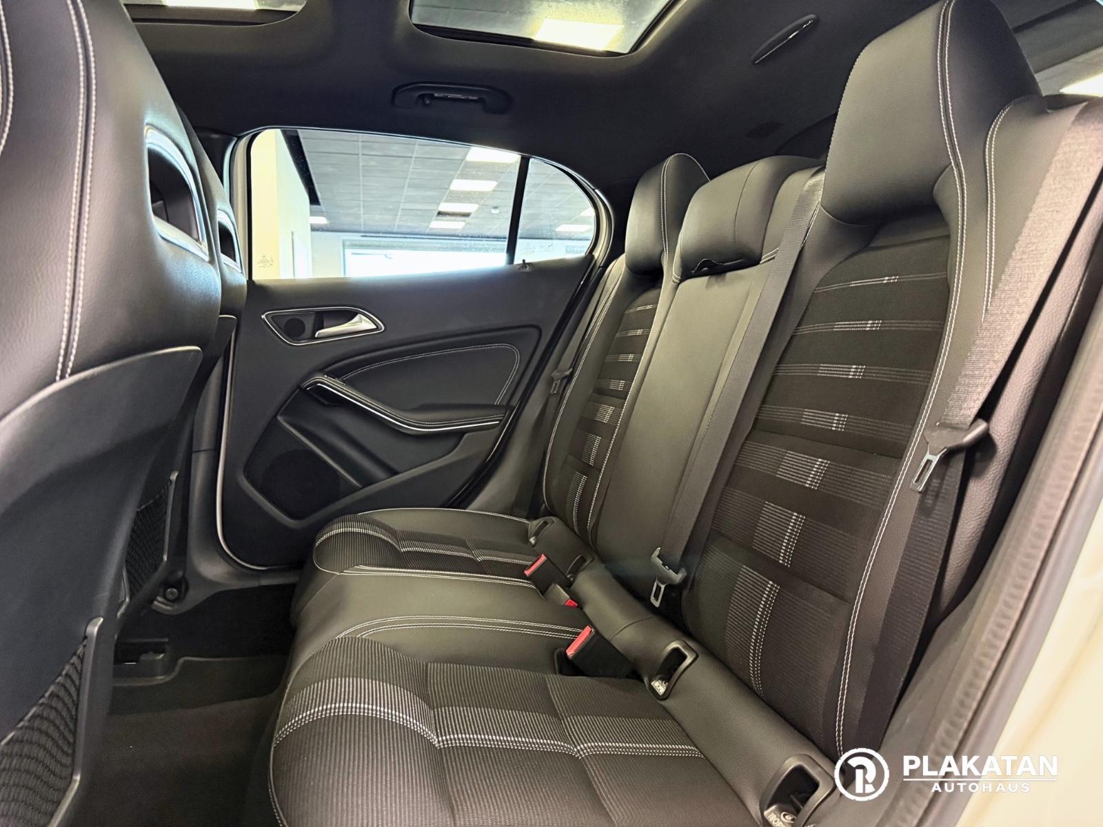 Mercedes-Benz GLA 200 AMG Night Packet Panorama Memory