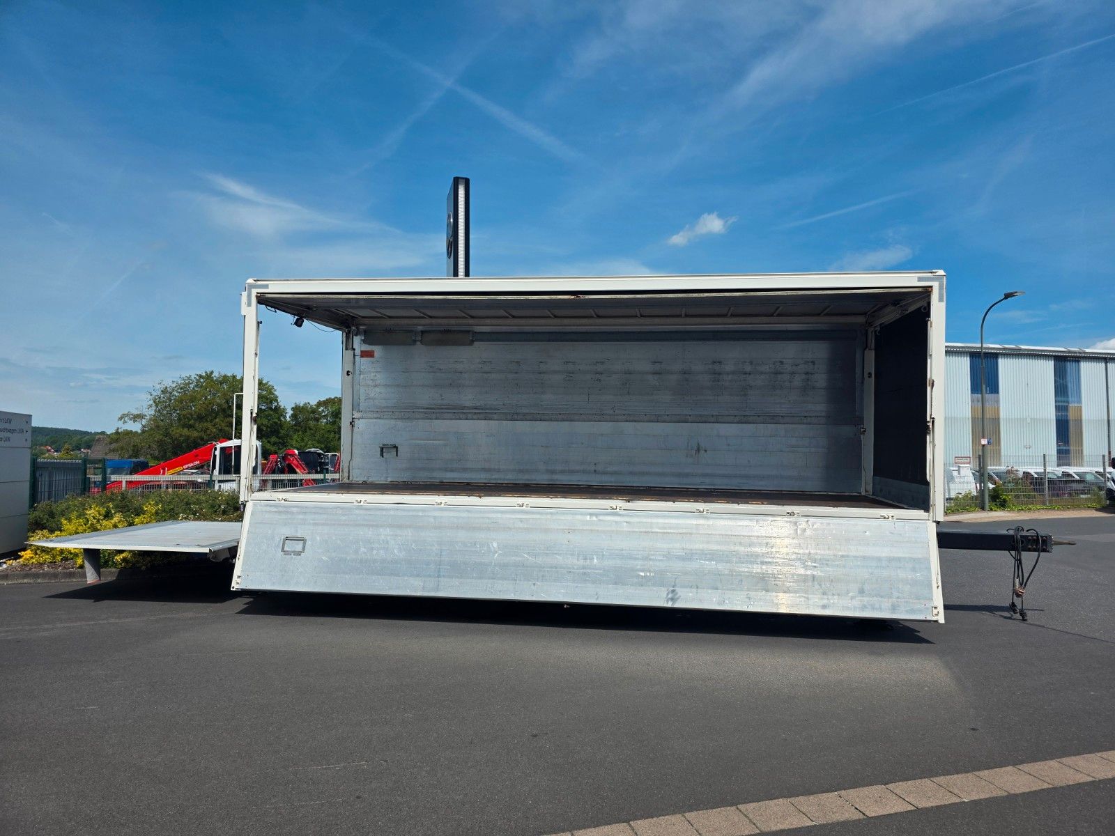 Fahrzeugabbildung Andere Böse BTA 7.3 Schwenkwand LBW Bär 2.000kg