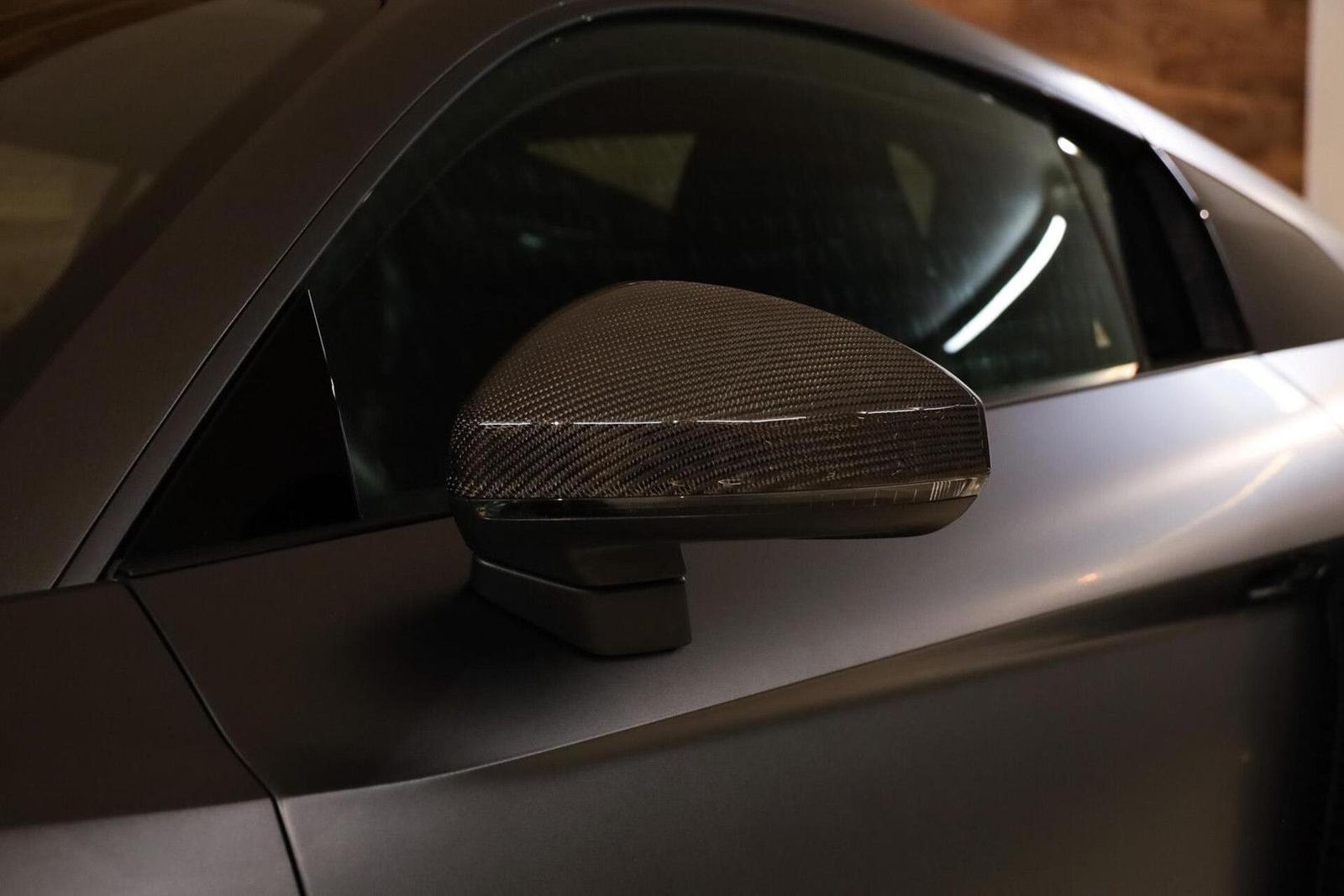 AUDI R8 5.2 V10 FSI QUATTRO