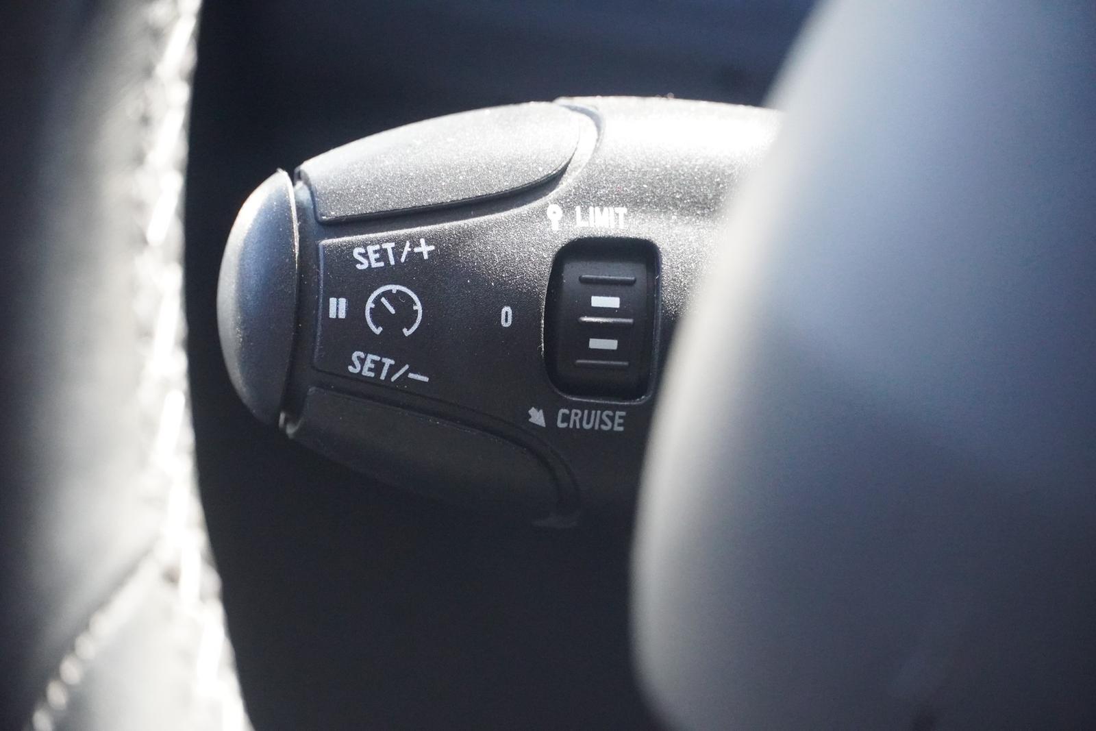 Peugeot 2008 1.2 PureTech Allure Aut. Kamera Tempomat