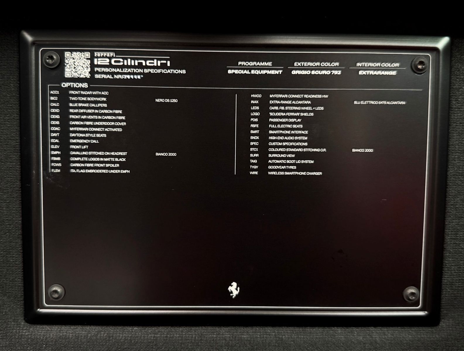 Fahrzeugabbildung Ferrari 12Cilindri + 1. Hand + 54 km + Carbon Exterieur