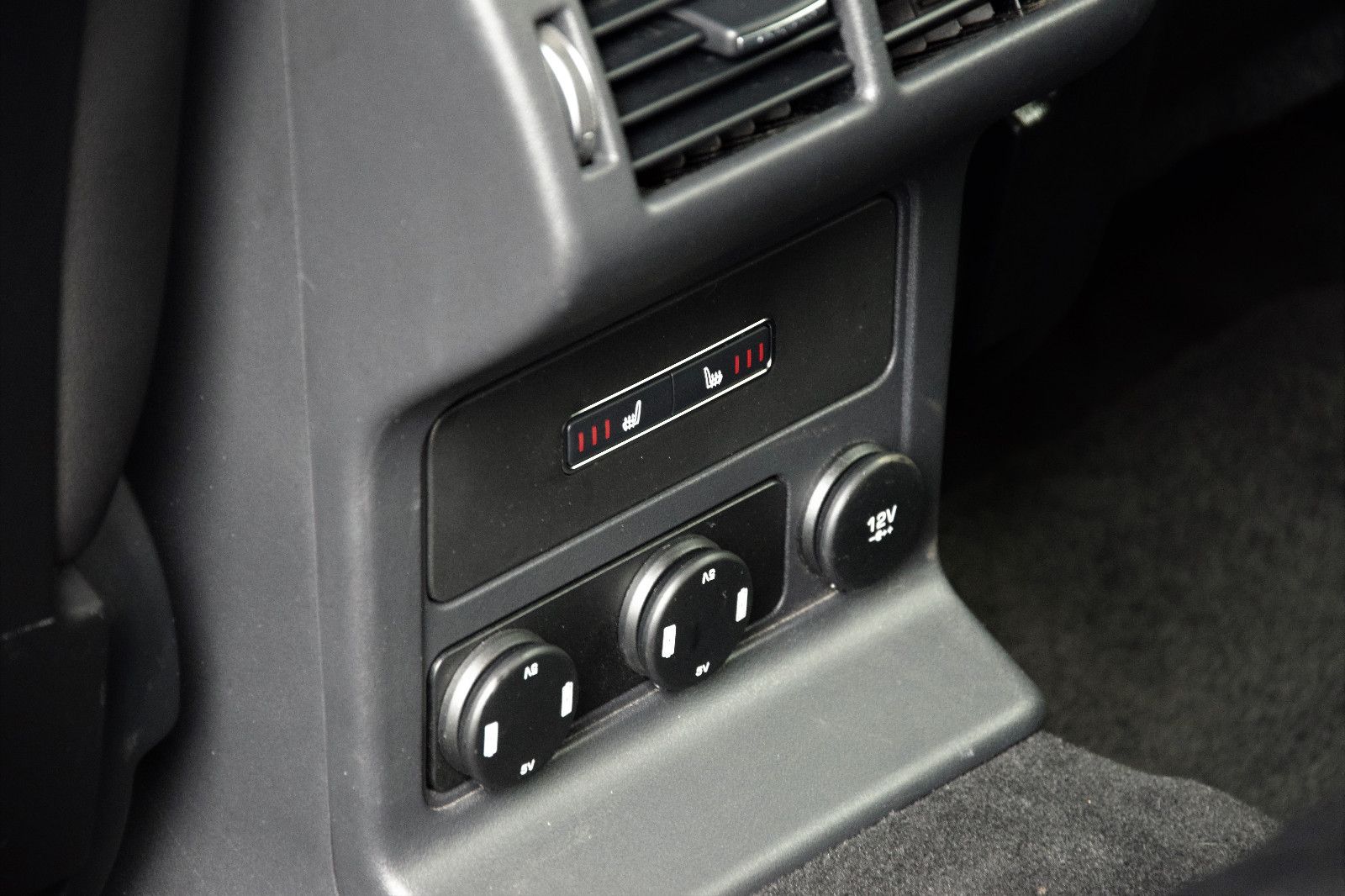 Fahrzeugabbildung Jaguar F-PACE Prestige Leder Navi Kamera ACC Xenon