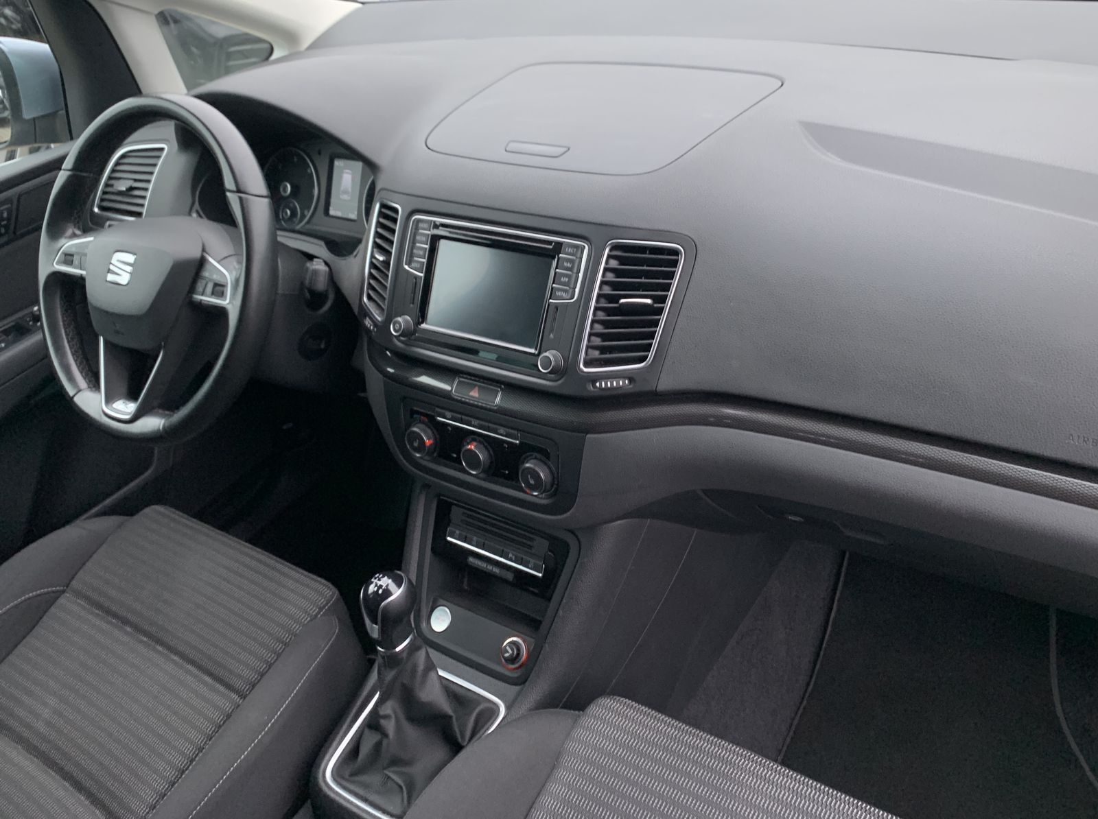 Fahrzeugabbildung SEAT Alhambra 2.0 TDI*Xcellence*AHK*LED*Cam*Navi*PDC*