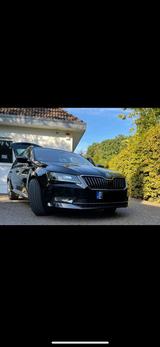Skoda Superb 2.0 TDI SCR 140kW DSG L&K Combi L&K - Skoda Superb mit Diesel-Antrieb: Leder, Navigationssystem, Kombi, 2.0