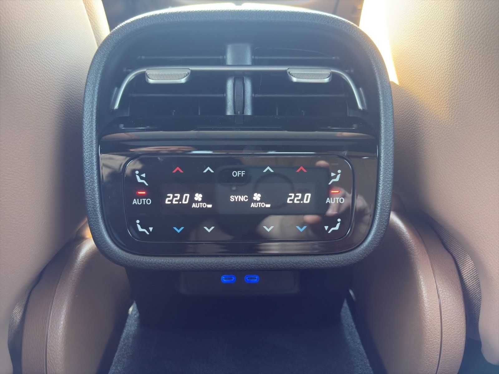 Fahrzeugabbildung Mercedes-Benz E 450 d 4M AMG Distro AIRMATIC Burme4D HUD 360°