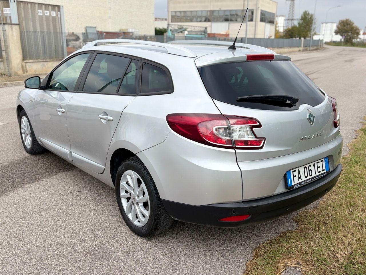 Renault Megane 2015 — фото 6