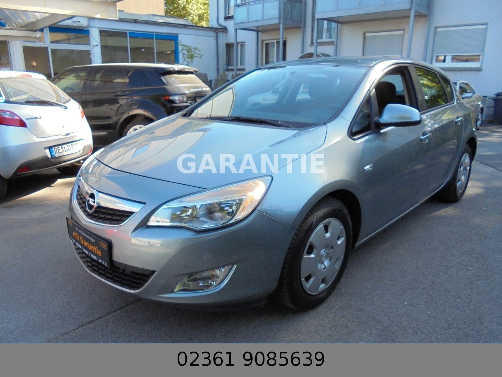 Fahrzeugabbildung Opel Astra J Lim. 5-trg. Edition Klima/Navi/5Türig