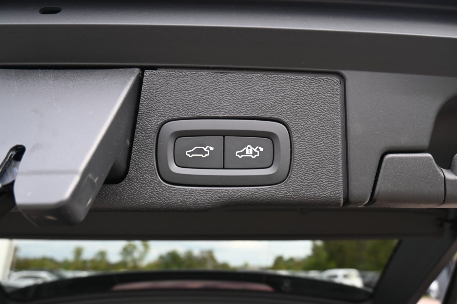 Fahrzeugabbildung Volvo XC60 B4 D Plus Dark*STDHZG*PANO*360°*ACC