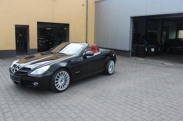 MERCEDES-BENZ SLK 200 K neuer 18"Radsatz*Comand*Airscarf*